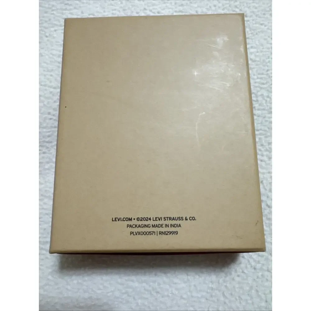 Levi's Mens Brown leather RFID Protection trifold wallet New With Tags